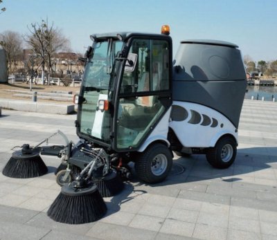 小型多功能柴油清扫机